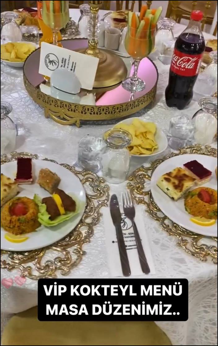 VIP Kokteyl Menü - Salon Asır Salon Asır, VIP kokteyl menüleriyle özel davetlerinize zarif bir dokunuş katıyor. Lezzetli ikramlar ve şık sunumlarla unutulmaz bir organizasyon deneyimi yaşayın.