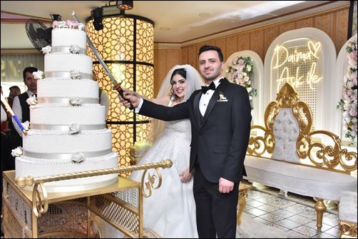 Hilal ve Bayramın Mükemmel Düğünü Hilal ve Bayramın Mükemmel Düğünü